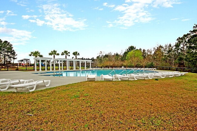 Building Photo - 465 Foxbank Plantation Blvd