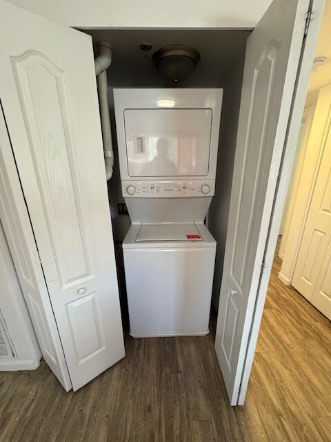 Building Photo - 10 Gentry Wy