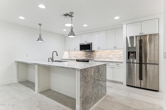 Building Photo - 6953 E Lafayette Blvd