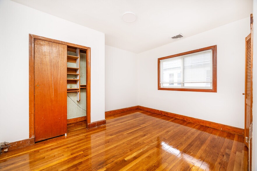 Building Photo - 19 Puritan Rd