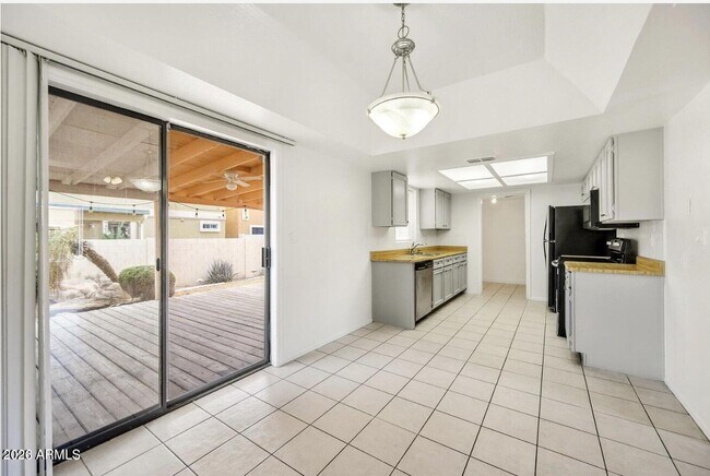 Building Photo - 2848 E Brown Rd