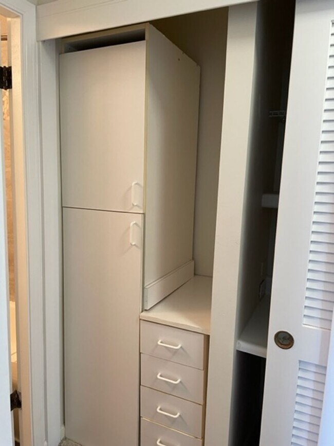 Building Photo - Ala Wai Cove- 2 Bed, 1 Bath with 1 assigne...