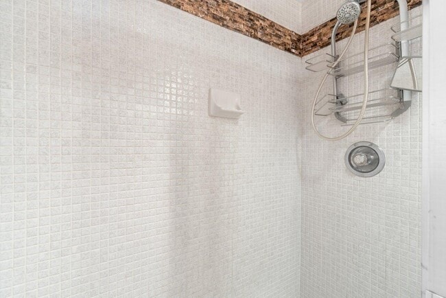 Building Photo - 4070 Tivoli Ct
