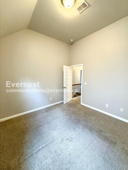 Building Photo - 313 Lossie Ln