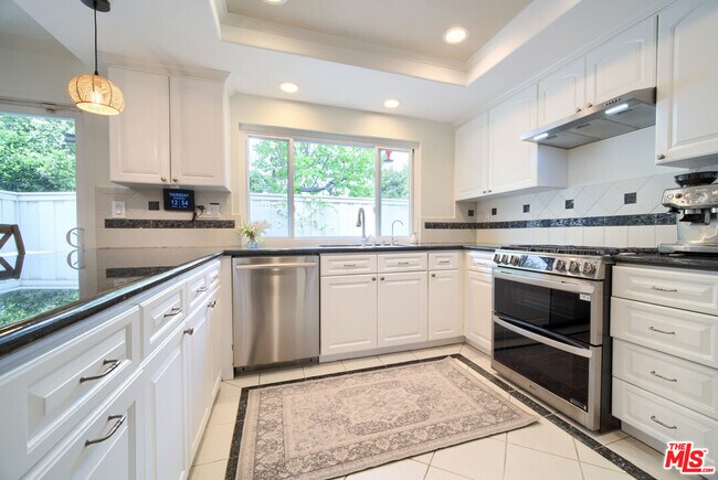 Building Photo - 52 Carriage Hill Ln