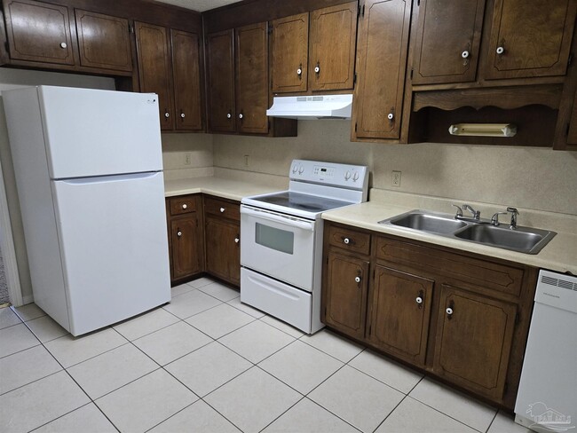 Building Photo - 5396 Camille Gardens Cir
