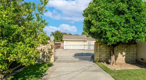 Gated entrance to backyard - 1419 S 4th Ave