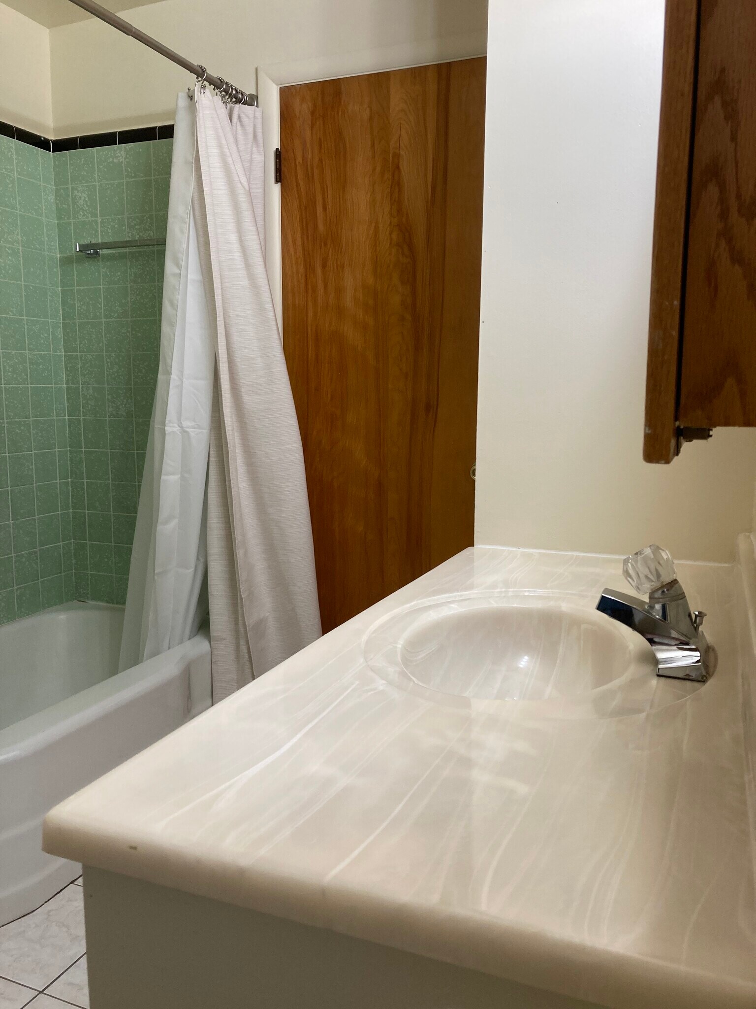 Main Bathroom - 615 E 250 N