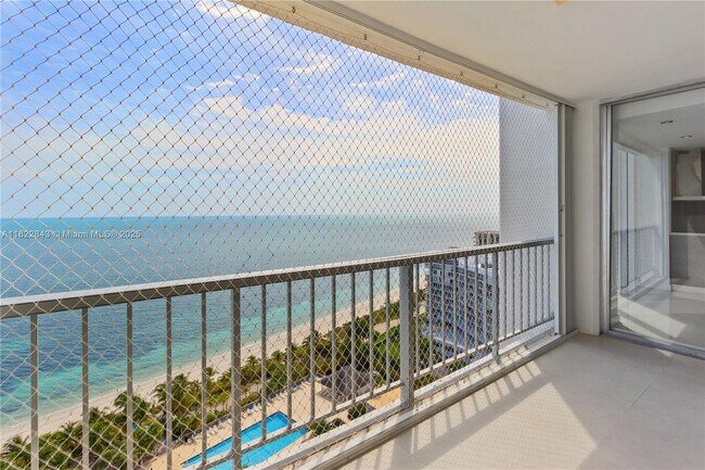 Building Photo - 881 Ocean Dr