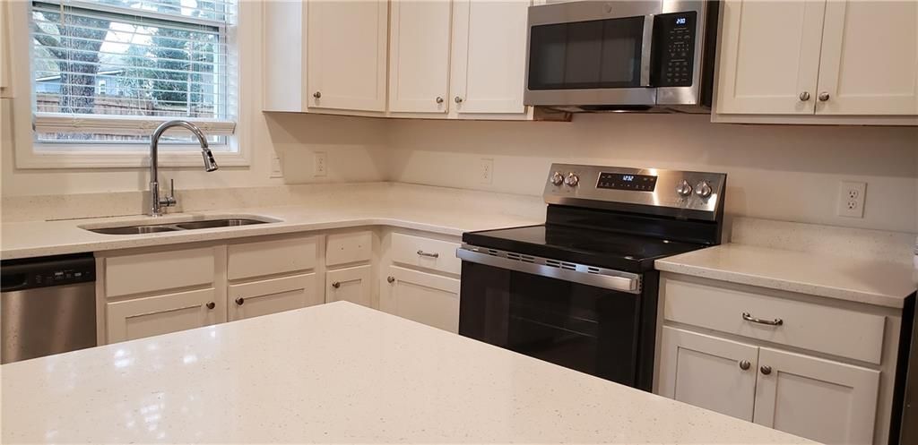 Building Photo - 1151 Pontiac Cir