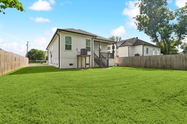 Building Photo - 90 E Claiborne Square
