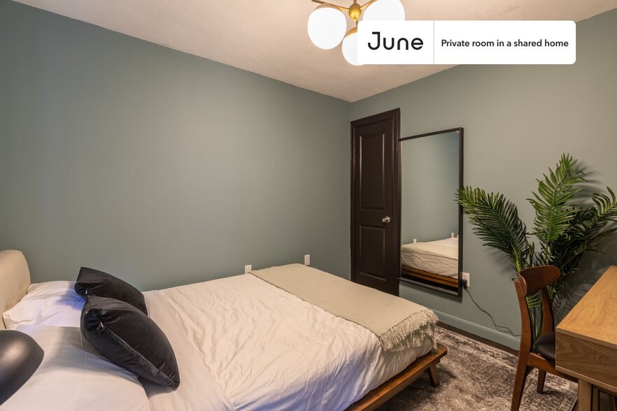 Primary Photo - Private bedroom in 6 bed/4 bath Home