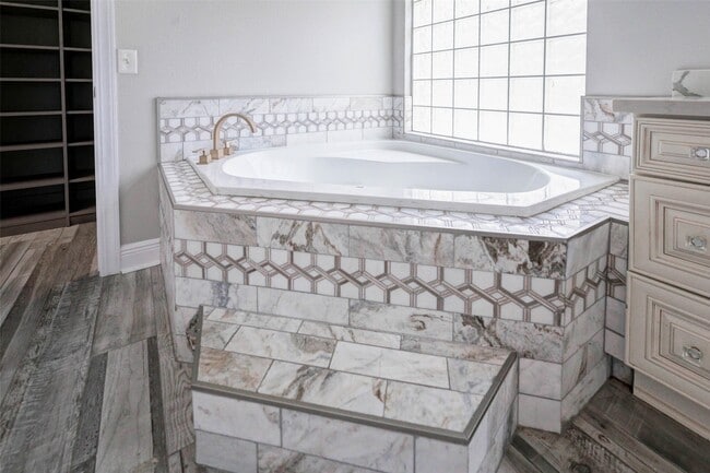 Building Photo - 6227 Presidio Canyon Dr