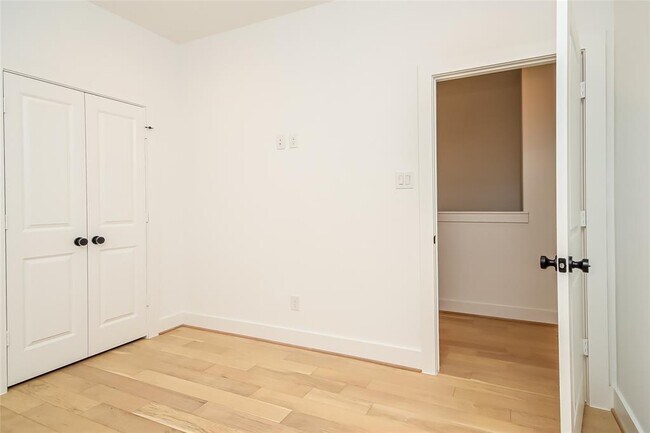 Building Photo - 3044 Truxillo St