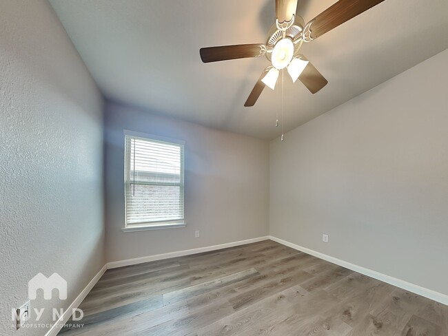 Building Photo - 3210 Sumac Dr