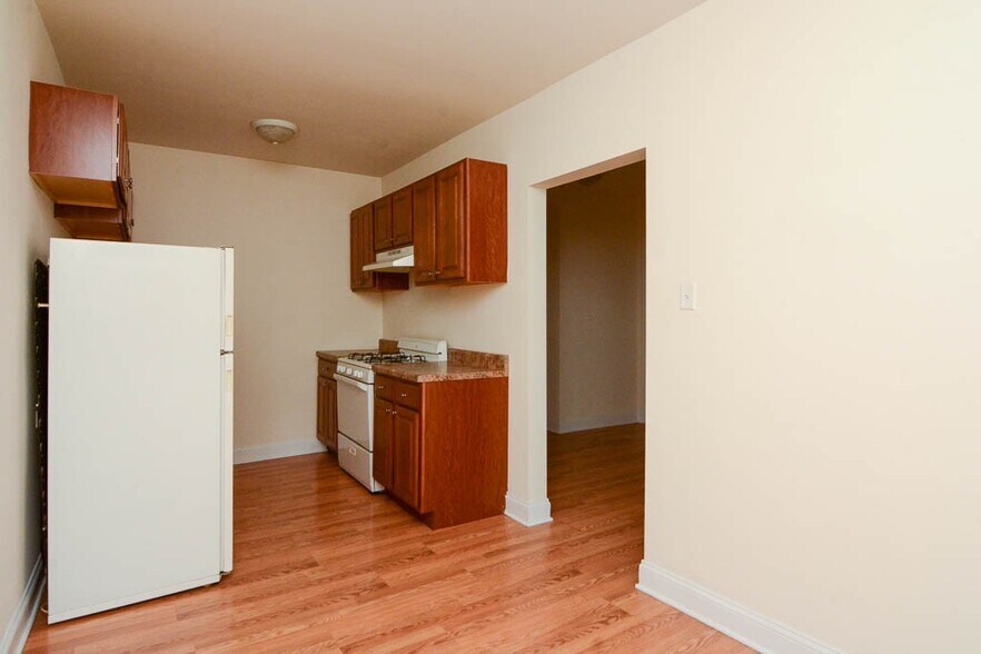 Building Photo - 2600 N Kimball Ave