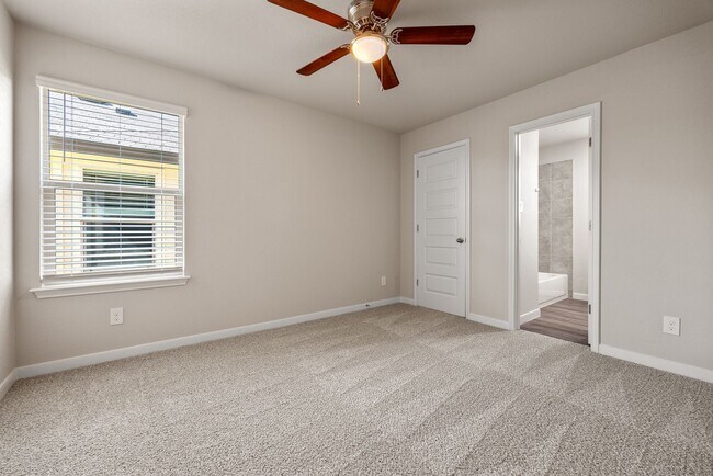 Building Photo - Modern 3-Bed, 2.5-Bath Townhome in New Bra...