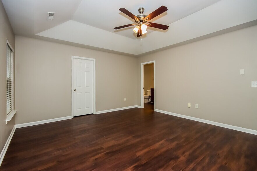 Building Photo - 2712 Markham Woods Ct