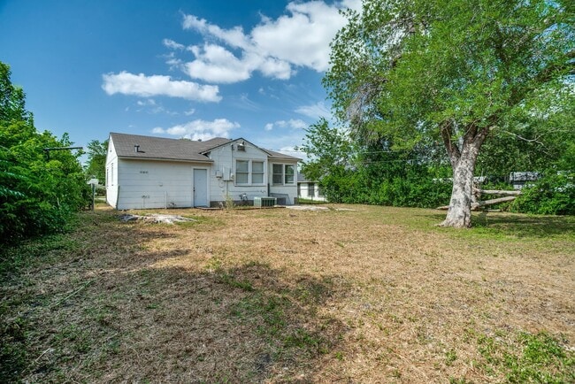 Building Photo - 2514 Waverly Ave
