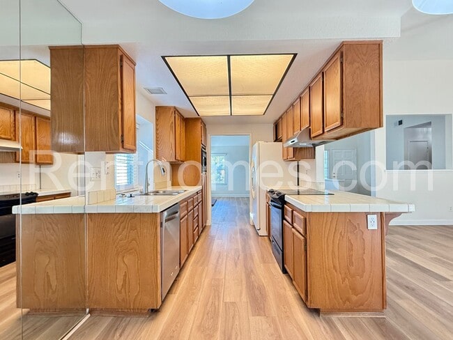 Building Photo - 10807 Woodstream Point