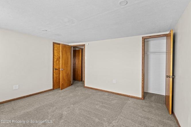 Building Photo - 302-304-304 Vine St