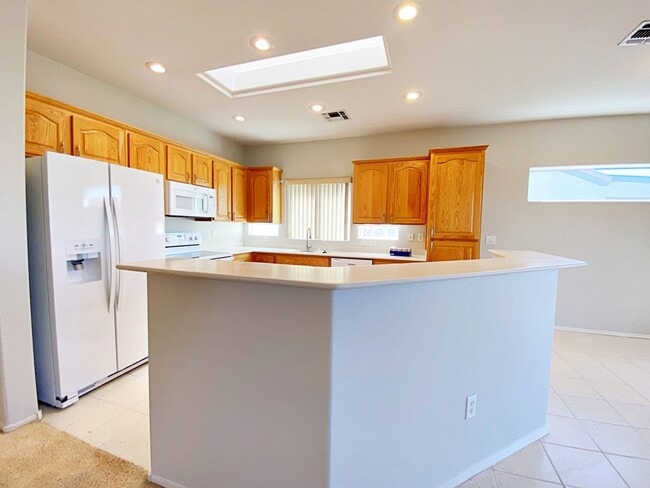Building Photo - 2 BEDROOM SINGLE STORY IN AGE RESTRICTED S...
