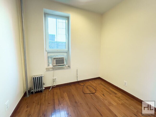 Building Photo - HURON STREET / Greenpoint Brooklyn / Spaci...