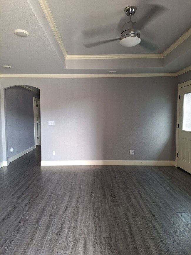 Building Photo - 3 bedroom Duplex