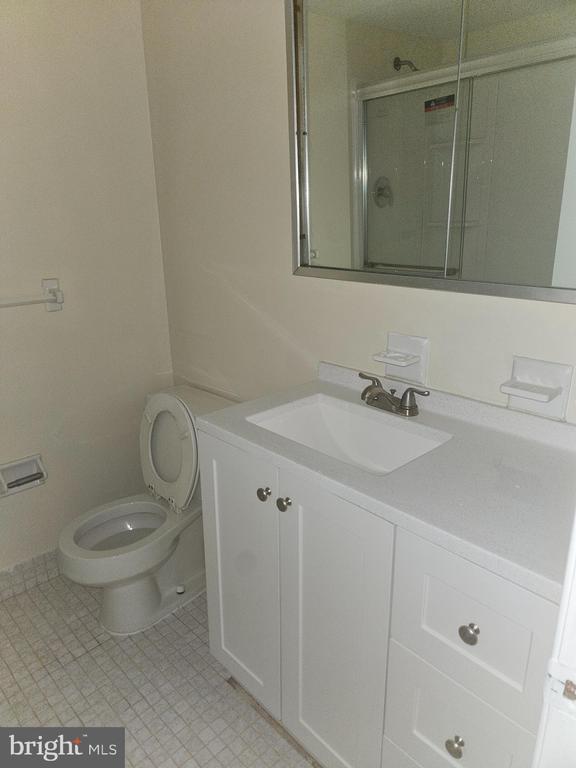 Building Photo - 326 Drummers Ln