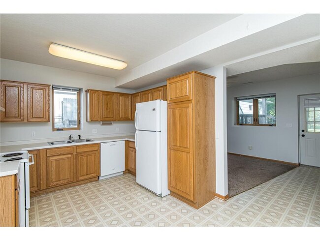 Building Photo - 117 21st St SE