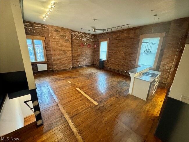 Building Photo - 2672 W 14th St