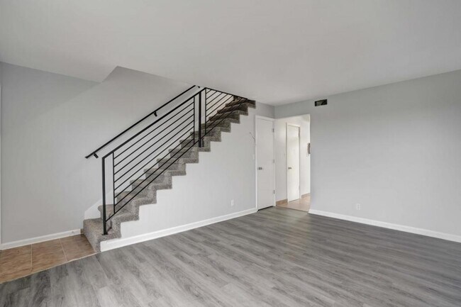Building Photo - 1108 Pembroke Oak Grove Rd