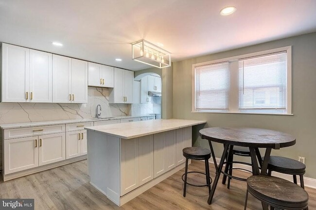 Building Photo - 6519 Dorel St