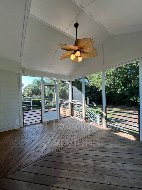 Building Photo - 726 Wine Cellar Cir