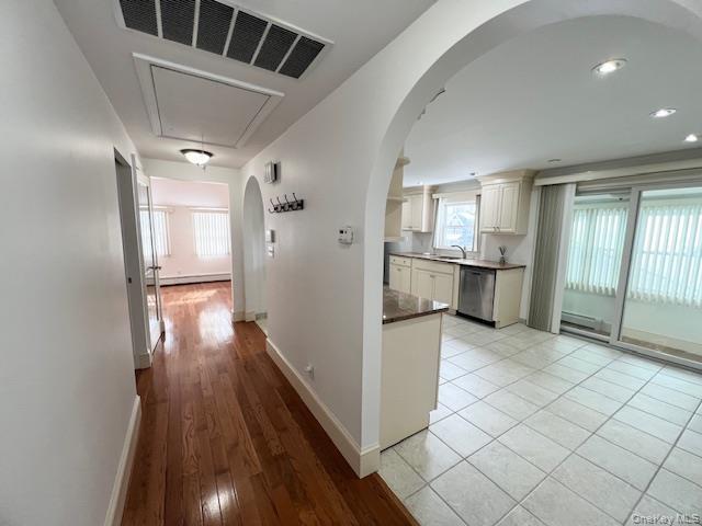 Building Photo - 11 Walnut Ave