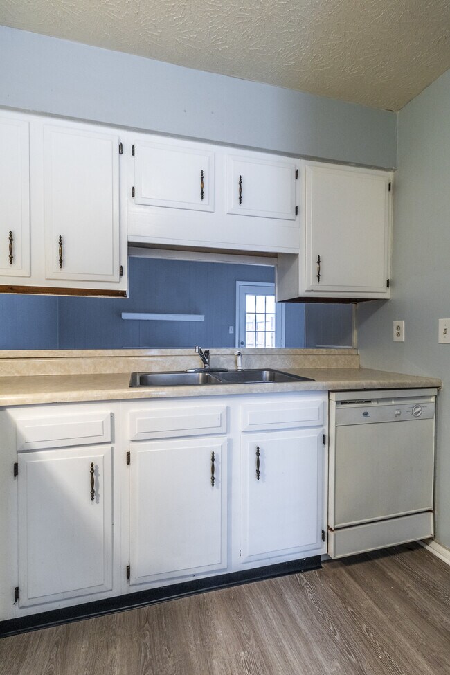 Building Photo - 9157 Cedarpark Ln NW