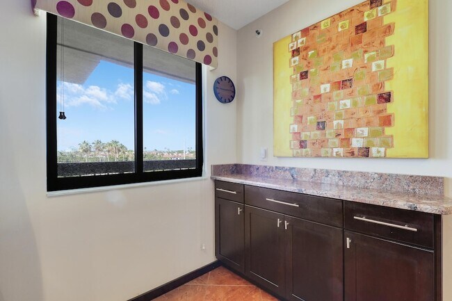 Building Photo - 601 S Seas Dr