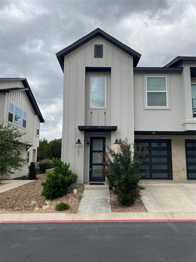 Building Photo - 12001 Vista Parke Dr