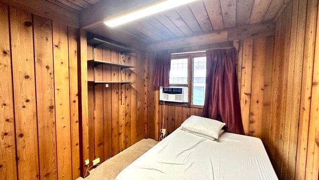 Building Photo - Available Now - Highly Desired 2 Bedroom, ...