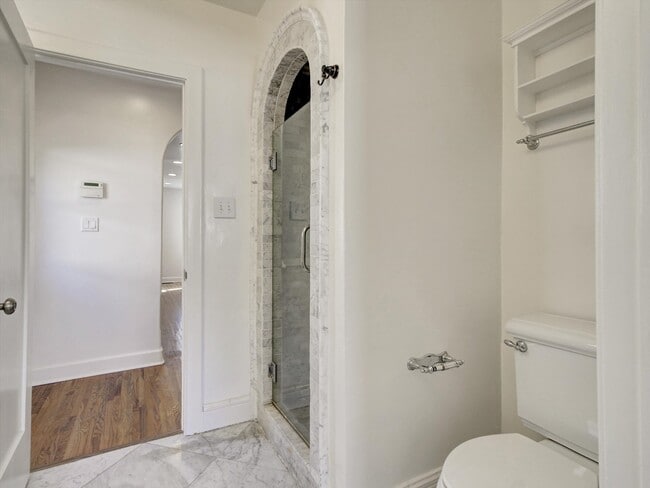 Building Photo - 203 S Stanley Dr