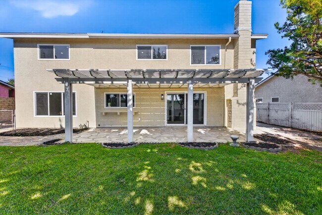 Building Photo - 13324 San Martin Pl