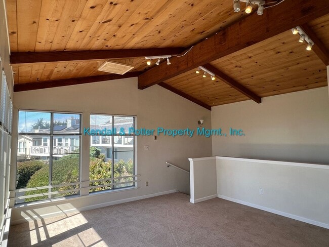 Building Photo - Great Ocean Views - Sand Dollar Beach 3BR