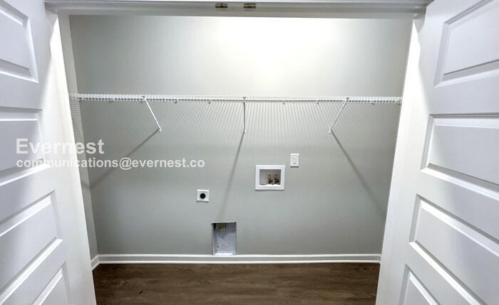 Building Photo - 1028 Echo Rdg Rd