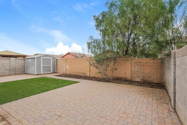 Building Photo - 12913 N 127th Ln