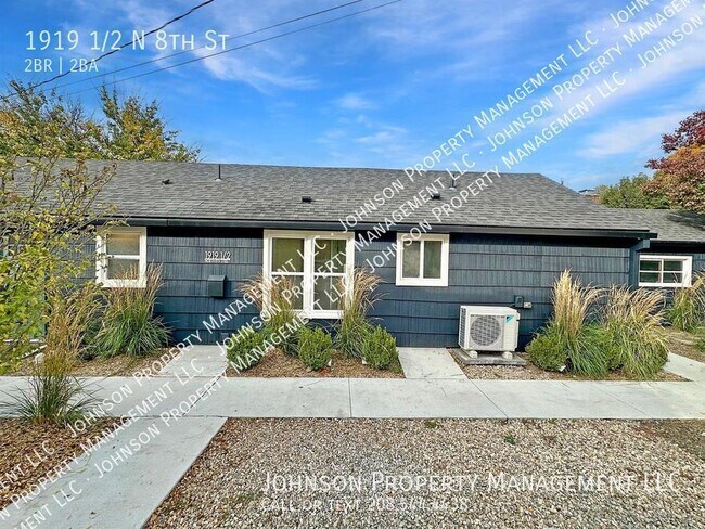 Primary Photo - 1919 1/2 N 8th St-