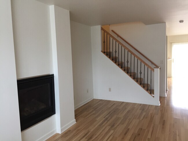 Building Photo - 1115 Ridge Creek Cir