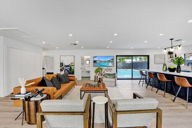 Building Photo - 5501 NE 18th Terrace