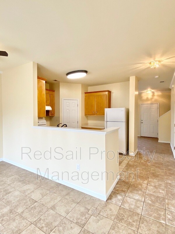 Building Photo - 1926 Algonquin Trail