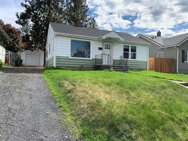 Building Photo - **Free October Rent** Cute 2 Bedroom Home ...