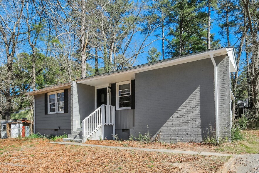 Building Photo - 2404 Dickey Rd